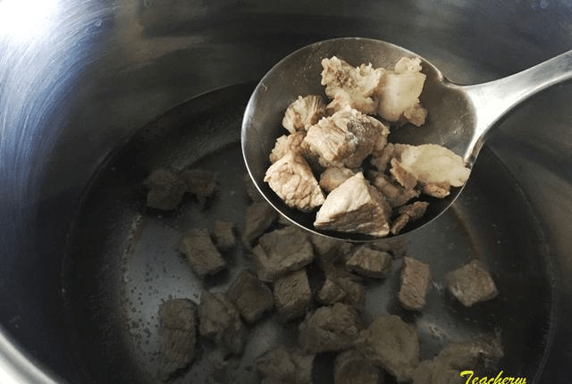 西红柿炖牛腩最实惠 好吃还不算太贵 又下饭又鲜味-IM电竞官网(图10)
西红柿炖牛腩最实惠 好吃还不算太贵 又下饭又鲜味-IM电竞官网(图10)