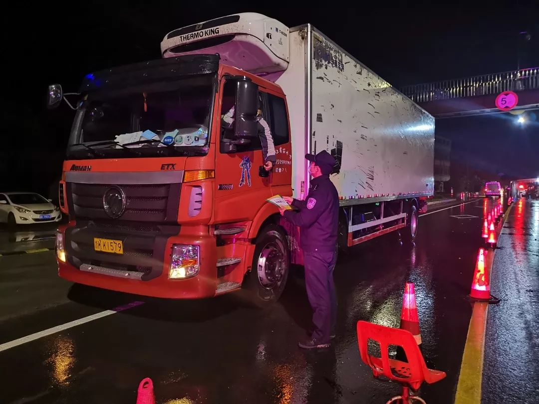 原创 美食推荐:蒸荠菜 、百合小炒、川味椒麻鸡、松仁菠菜卷的做法-IM电竞(图1) IM电竞